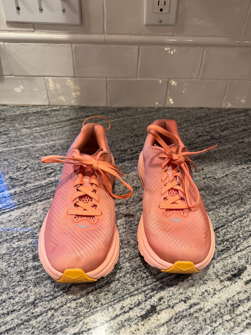 Women’s Hoka Rincon 3 Size 6.5 - Picture 2 of 10